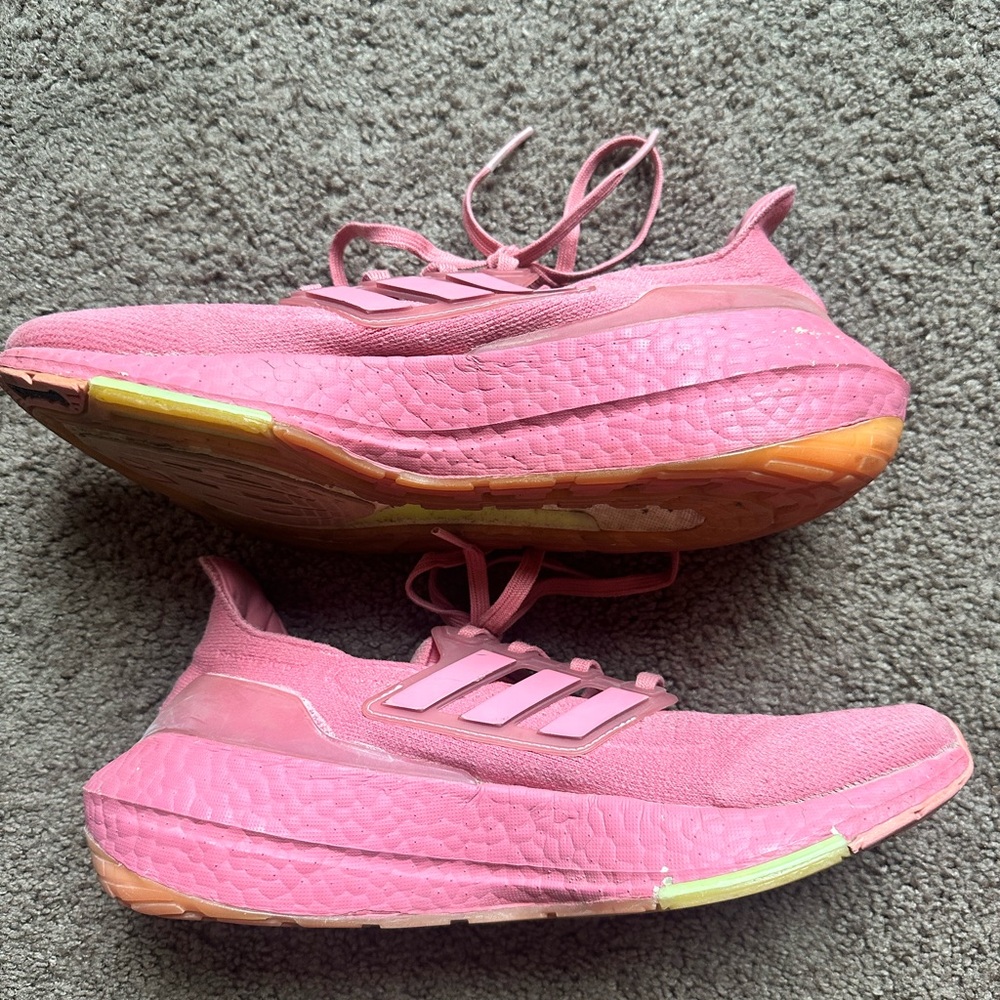 Adidas UltraBoost 21 in Hazy Rose Size 9 Women’s